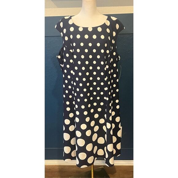 London Times Women's Cap Sleeve Fit and Flare-Elegant Summer Dress - Picture 3 of 8